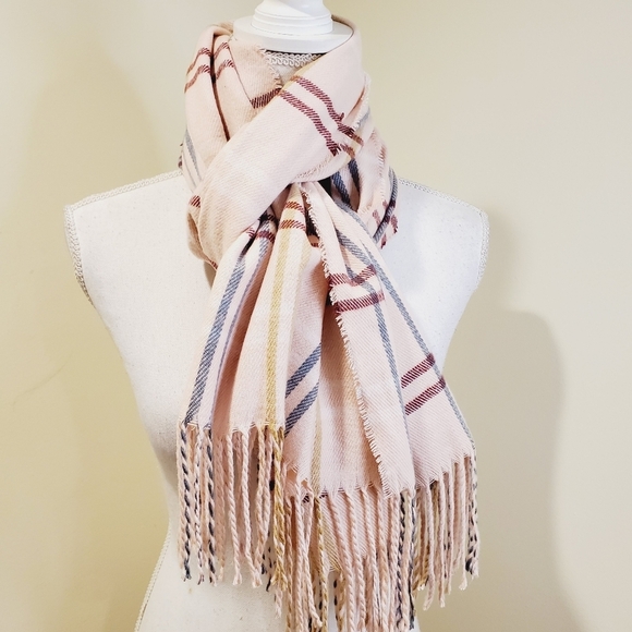 Steeve Madden plaid Fringe  scarf - Picture 3 of 8